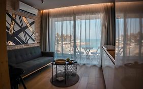Cosea Living: Seaside Luxury Suite In Harbour 107A